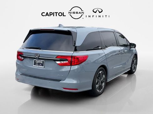 Used 2023 Honda Odyssey Elite image 5