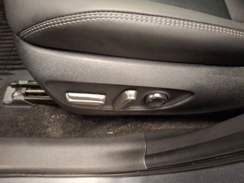 Used 2025 Toyota RAV4 XLE Premium image 15