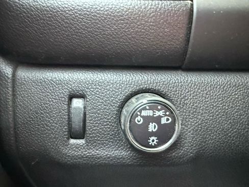 Used 2016 GMC Canyon SLE w/ SLE Convenience Package RWD image 11