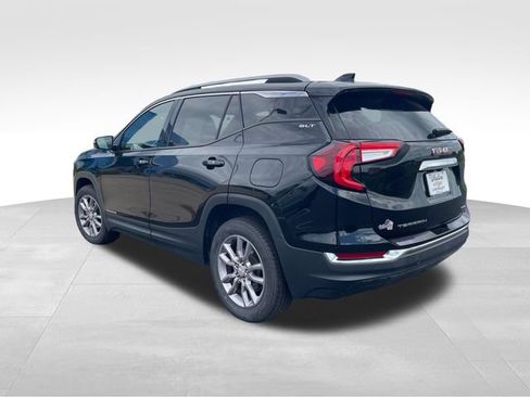 Used 2024 GMC Terrain SLT AWD/4WD image 2