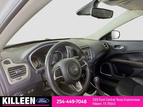 Used 2017 Jeep Compass Latitude image 7