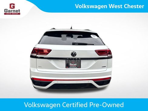 Certified 2023 Volkswagen Atlas Cross Sport SEL R-Line AWD/4WD image 4