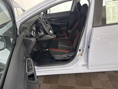 New 2025 Nissan Versa SR w/ Trunk Package image 22