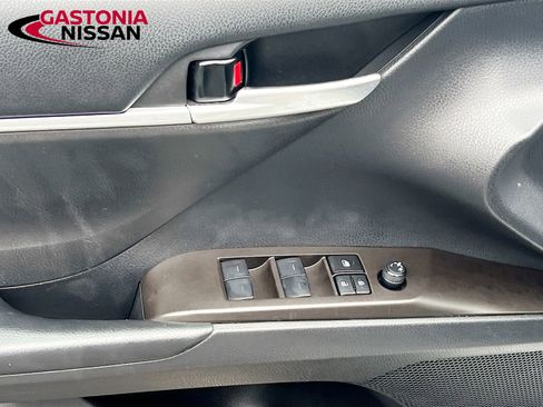 Used 2023 Toyota Camry SE image 23