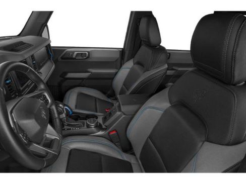 Used 2021 Ford Bronco Black Diamond image 6