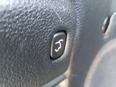 Used 2018 Jeep Grand Cherokee Altitude AWD/4WD image 9