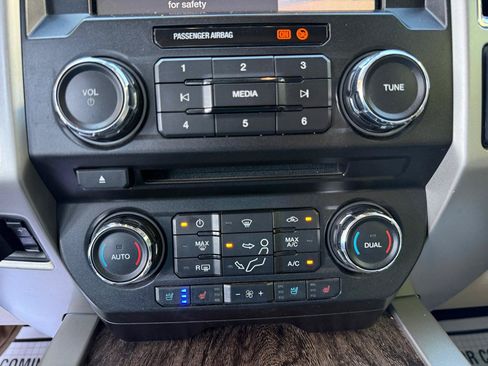 Used 2018 Ford F250 Lariat w/ Lariat Value Package AWD/4WD image 17