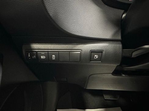 Used 2025 Toyota Corolla SE FWD image 17
