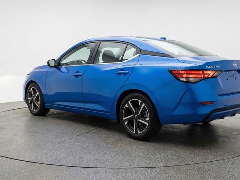 Used 2025 Nissan Sentra SV image 6