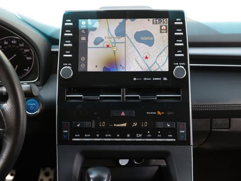 Used 2022 Toyota Avalon XSE FWD image 41