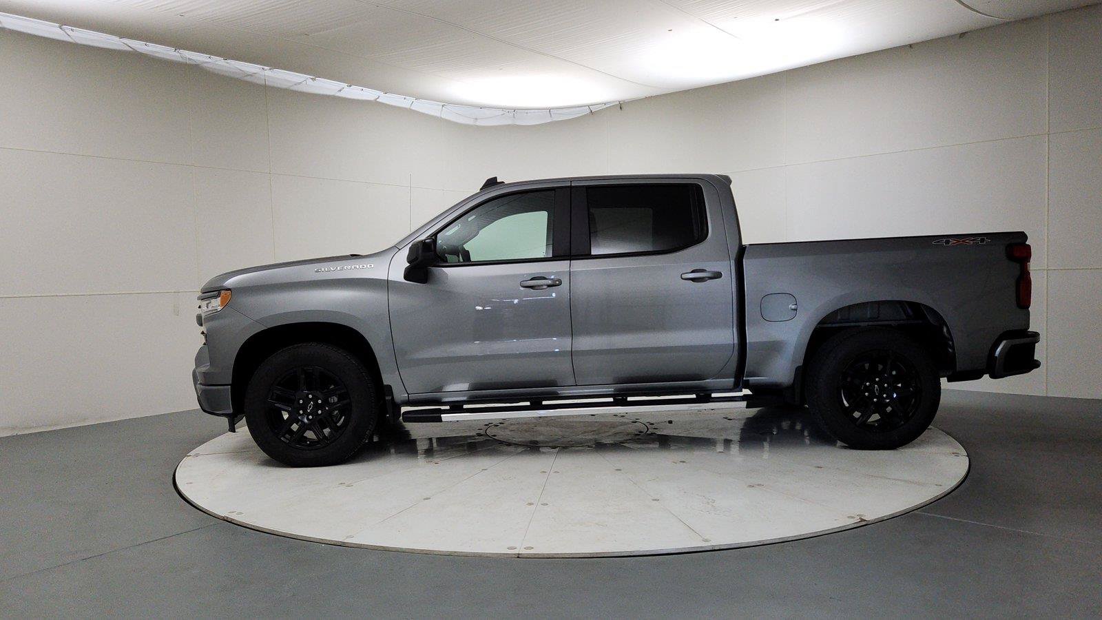 Used 2026 Chevrolet Silverado 1500 RST w/ Convenience Package II AWD/4WD image 4