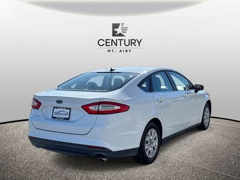 Used 2014 Ford Fusion S image 2