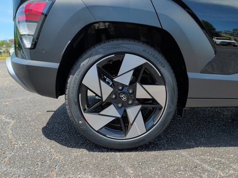 New 2026 Hyundai Kona Limited FWD image 23