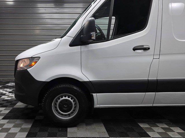 Used 2024 Mercedes-Benz Sprinter 2500 image 32