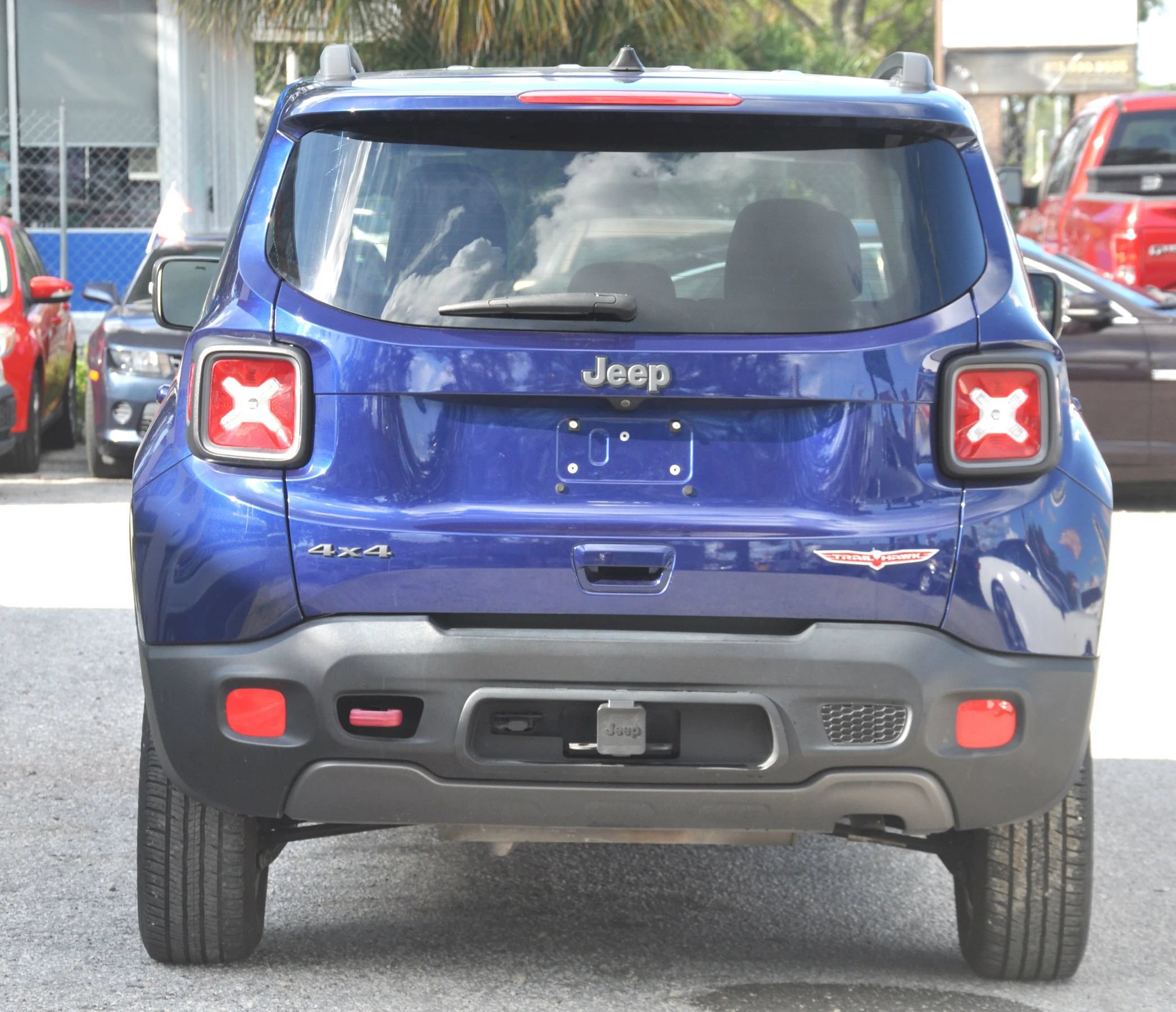 Used 2018 Jeep Renegade Trailhawk w/ Popular Equipment Group AWD/4WD image 12