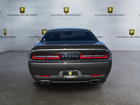 Used 2019 Dodge Challenger R/T RWD image 4
