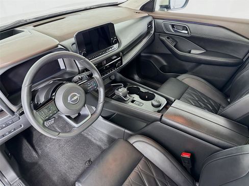 Used 2023 Nissan Rogue Platinum w/ Platinum Premium Package image 10