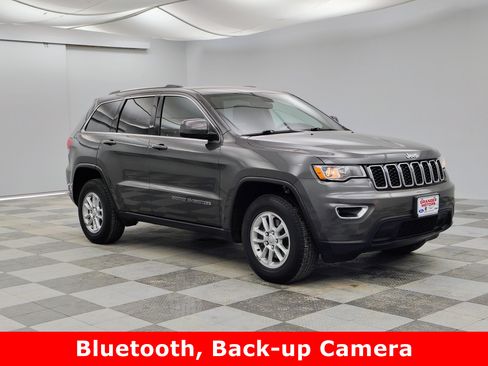 Used 2019 Jeep Grand Cherokee Laredo image 1