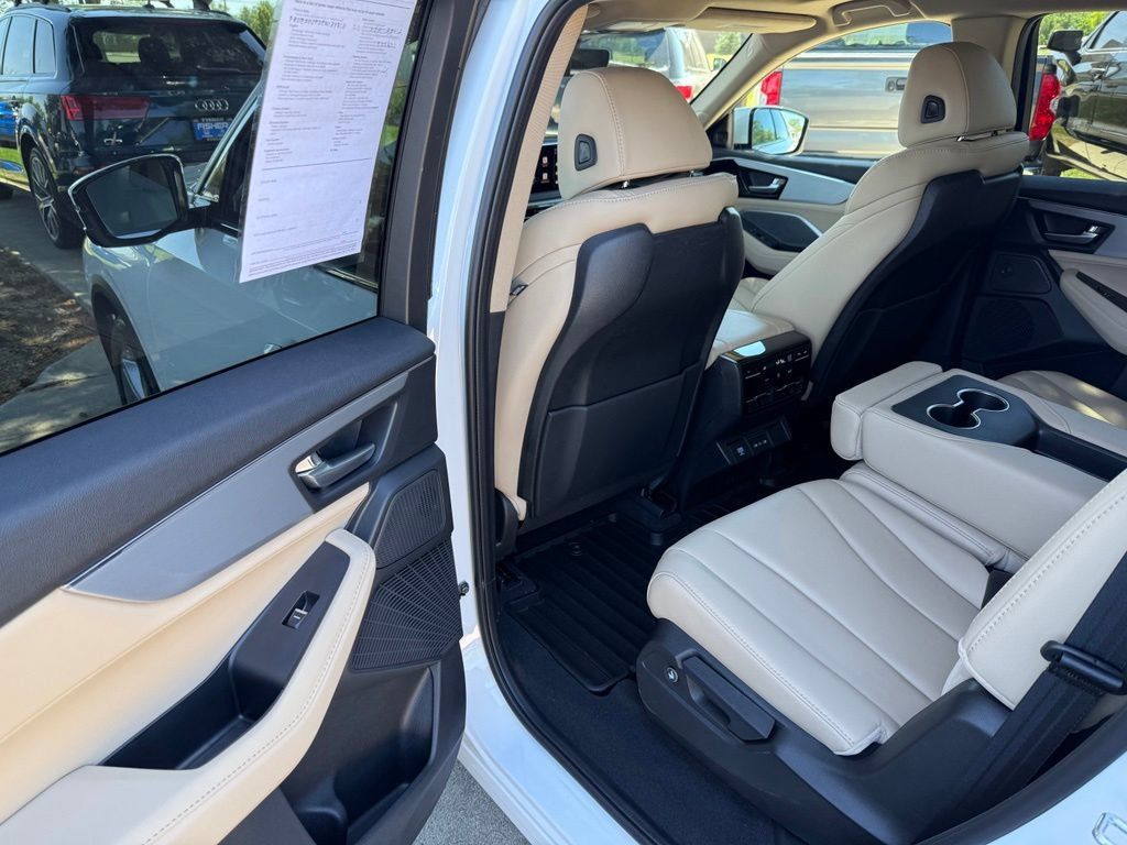 Used 2026 Acura MDX SH-AWD image 15