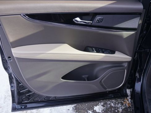 Used 2023 Lincoln Nautilus AWD w/ Premium Package image 10