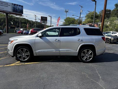 Used 2017 GMC Acadia Denali AWD/4WD image 4