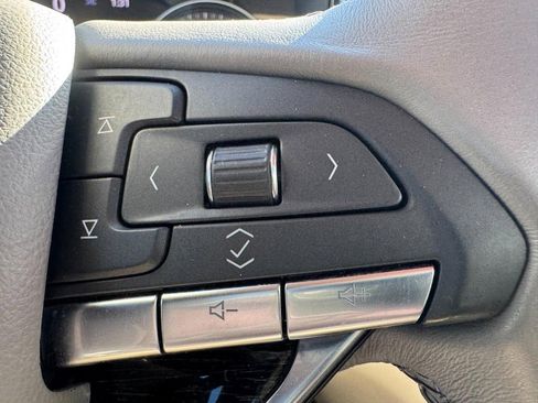 Used 2021 Cadillac XT6 Premium Luxury image 19