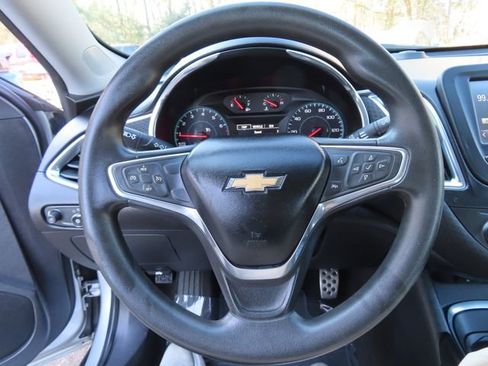 Used 2016 Chevrolet Malibu LT image 21