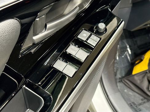 Used 2024 Toyota bZ4X XLE image 19