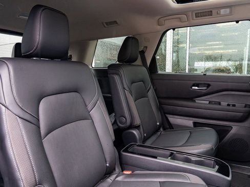 New 2026 Nissan Pathfinder SL image 28