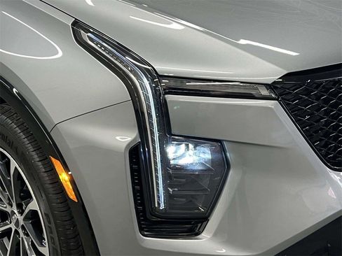 Certified 2024 Cadillac XT4 Sport w/ Cold Weather Package image 9
