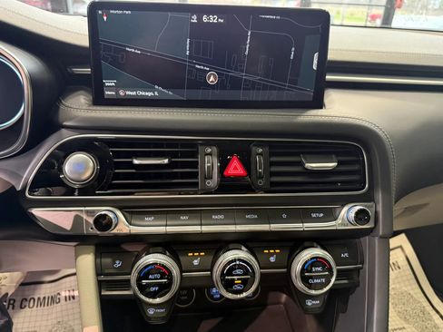 Used 2022 Genesis G70 3.3T image 33