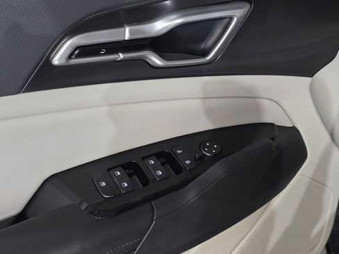 Used 2024 Kia Sportage EX image 16