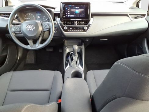 Used 2024 Toyota Corolla LE w/ LE Convenience Package image 8