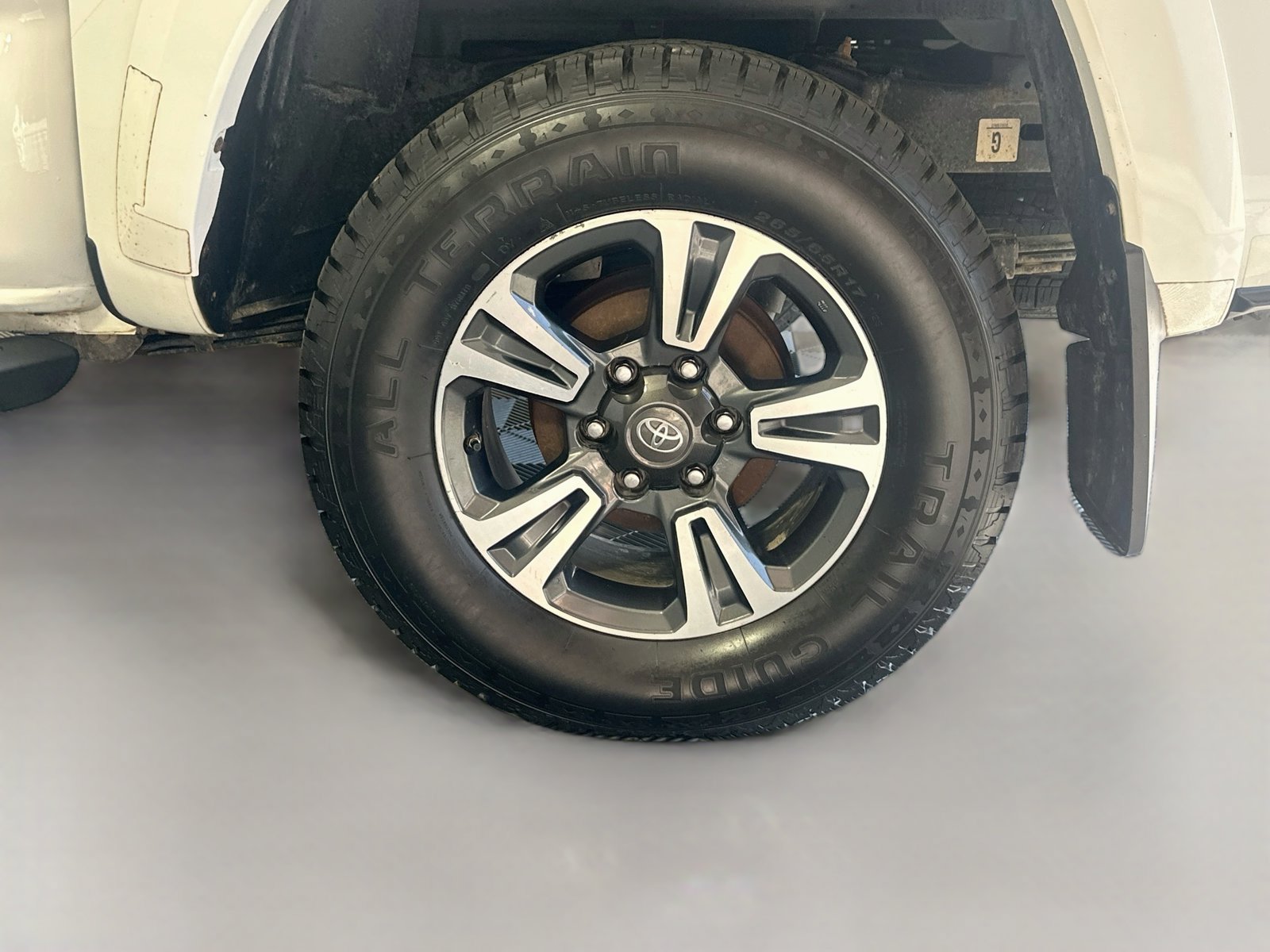 Used 2018 Toyota Tacoma TRD Sport AWD/4WD image 29