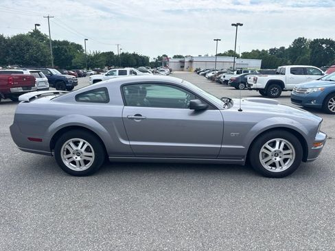 Used 2007 Ford Mustang GT Premium RWD image 2