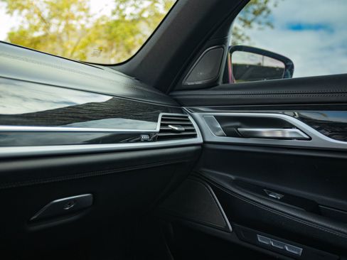 Used 2018 BMW 740i RWD image 15