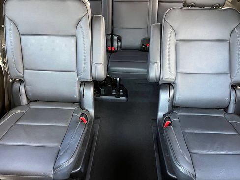 Used 2025 GMC Yukon Denali AWD/4WD image 18