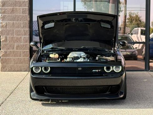 Used 2015 Dodge Challenger SRT Hellcat RWD image 21
