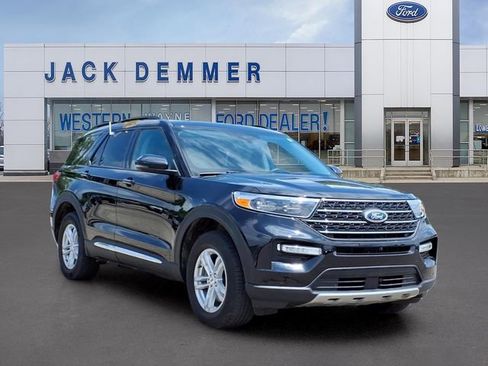 Certified 2023 Ford Explorer XLT w/ Equipment Group 202A AWD/4WD image 1