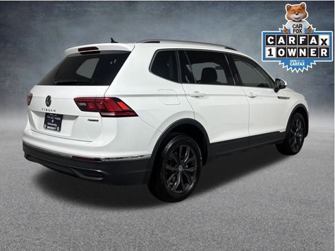 Used 2024 Volkswagen Tiguan SE image 8