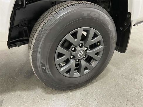 Used 2022 Toyota Tacoma SR5 image 28