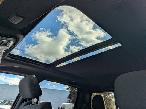 New 2026 RAM 1500 4x4 Crew Cab image 19