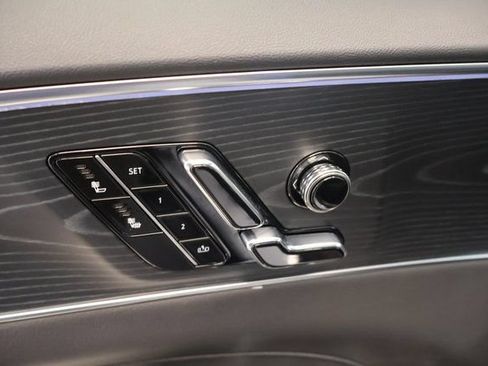 New 2026 Cadillac Lyriq Luxury AWD/4WD image 18