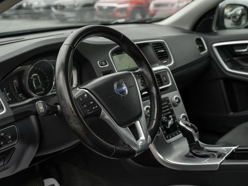 Used 2017 Volvo S60 T5 Inscription Platinum w/ Climate Package AWD/4WD image 17