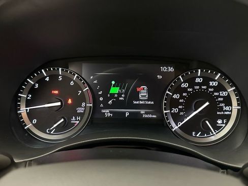 Used 2020 Toyota Highlander XLE AWD/4WD image 16