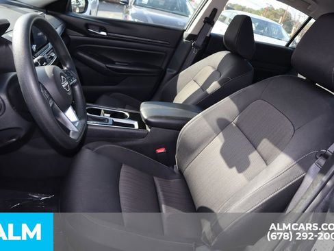 Used 2024 Nissan Altima 2.5 SV image 11