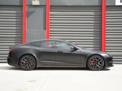 Used 2022 Tesla Model S Plaid image 5