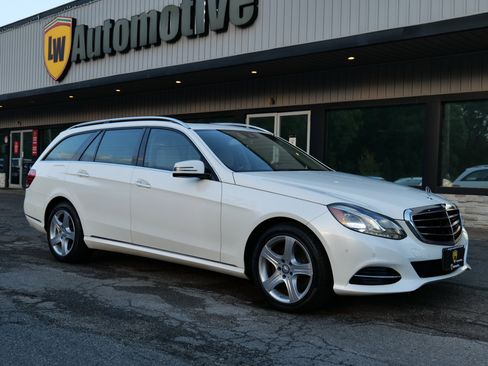 Used 2014 Mercedes-Benz E 350 4MATIC Wagon image 2