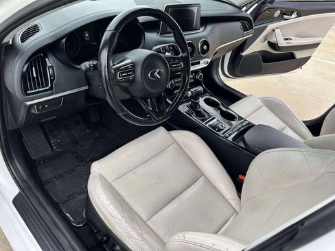 Used 2018 Kia Stinger Premium image 20
