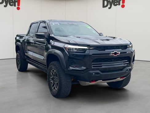 Used 2025 Chevrolet Colorado ZR2 w/ Technology Package AWD/4WD image 8